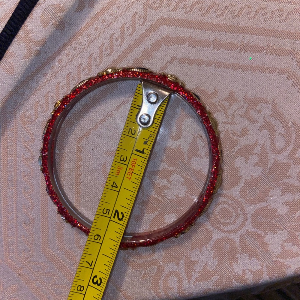 Elegant Red and Gold Glass Bangles - Picture 4 of 4